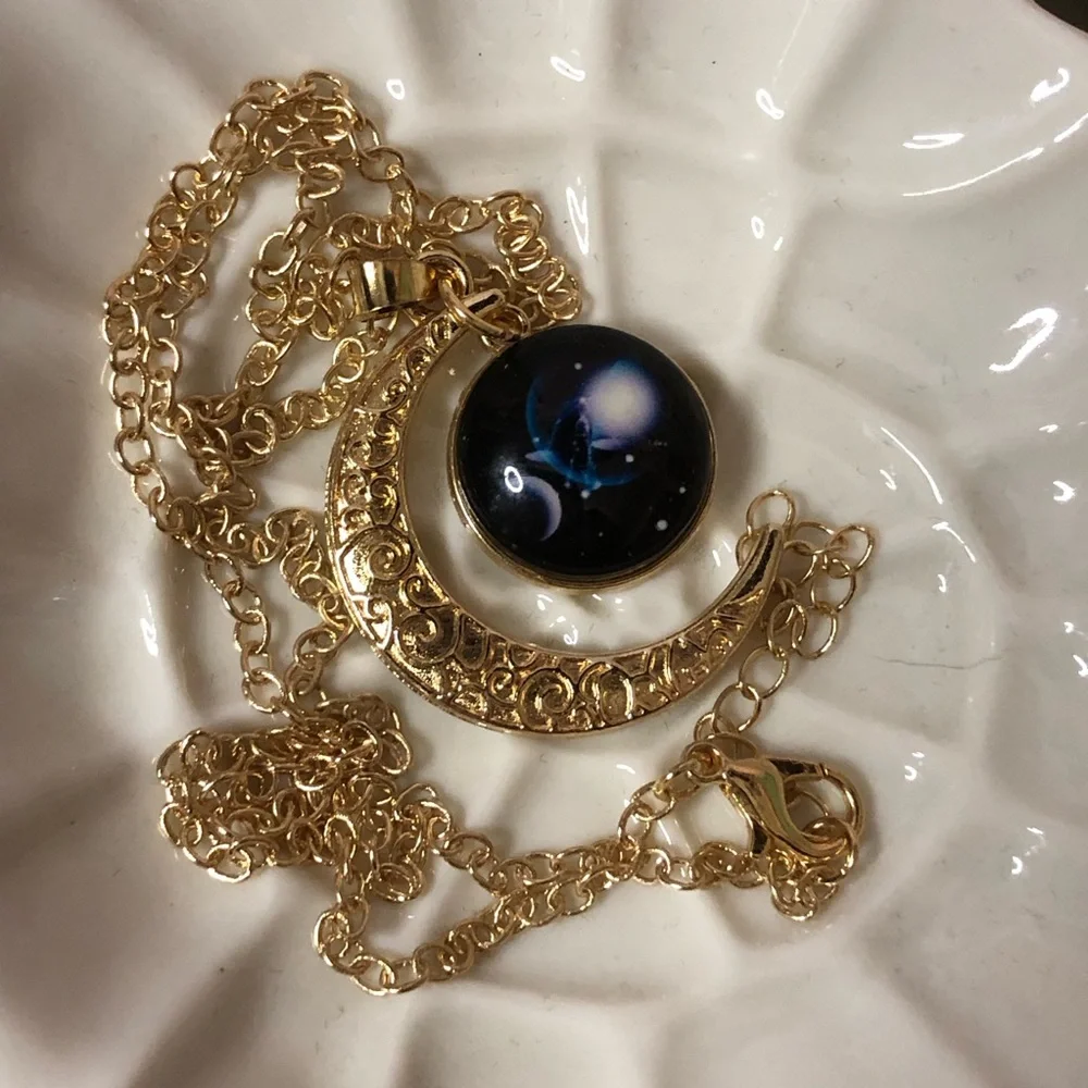 Vintage Style Trinket Dishes and Costume Jewelry Bundle Of Five New